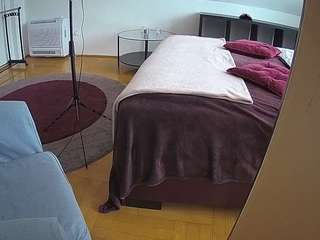 voyeurcam-julmodels-whitebed-6
