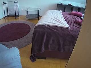 voyeurcam-julmodels-whitebed-6