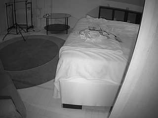 voyeurcam-julmodels-whitebed-6 live webcam show