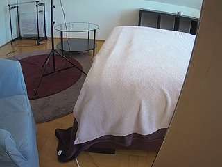 voyeurcam-julmodels-whitebed-6