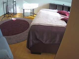 voyeurcam-julmodels-whitebed-6