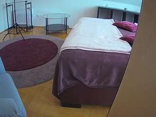 voyeurcam-julmodels-whitebed-6
