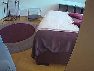voyeurcam-julmodels-whitebed-6