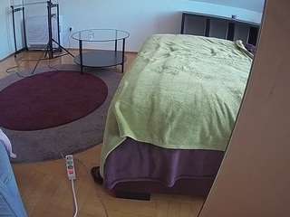voyeurcam-julmodels-whitebed-6