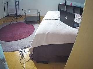 voyeurcam-julmodels-whitebed-6