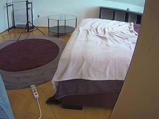 voyeurcam-julmodels-whitebed-6
