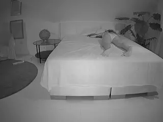 Julmodels Bedroom-A 2's Live Sex Cam Show