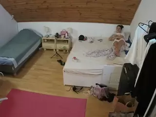 Julmodels Bedroom-A 2's Live Sex Cam Show