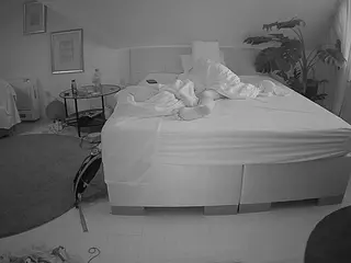 Julmodels Bedroom-A 2's Live Sex Cam Show