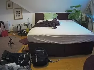 Julmodels Bedroom-A 2's Live Sex Cam Show
