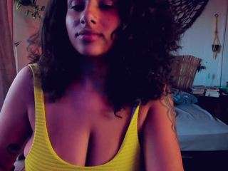 Live webcam model blow-joy on Soda Cams