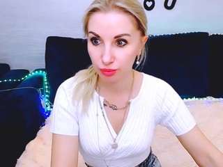 rose-shine Live Webcam on CamSoda