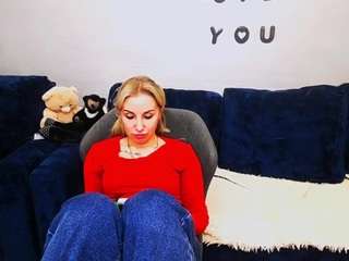 rose-shine's CamSoda show and profile