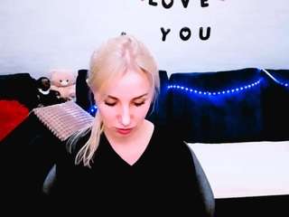 rose-shine Live Webcam on CamSoda