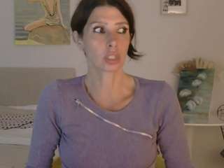 whitequeen888 live webcam show