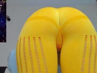 yummyass4u Live Webcam on CamSoda