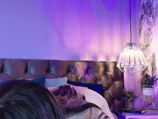 charlotte-german... Live Webcam on CamSoda