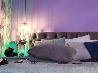 charlotte-german... Live Webcam on CamSoda