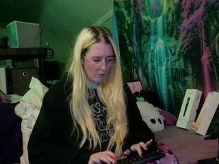 candismiths's CamSoda show and profile