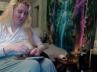 le modèle candismiths est en webcam porno dans un show sur le site camsoda, il possède les tags suivants: amateur,blowjob,twerk,toys,smoking,party,lush,lovense,kinky,housewife,flashing,drinking,doggy style,dirtytalk,dirtydancin,dildo or vibrator,deepthroat,dance,blue eyes,big tits