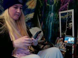 le modèle candismiths est en webcam porno dans un show sur le site camsoda, il possède les tags suivants: amateur,blowjob,twerk,toys,smoking,party,lush,lovense,kinky,housewife,flashing,drinking,doggy style,dirtytalk,dirtydancin,dildo or vibrator,deepthroat,dance,blue eyes,big tits