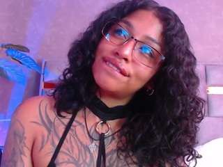 juliia-rose's CamSoda show and profile