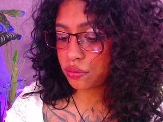 juliia-rose Live Webcam on CamSoda