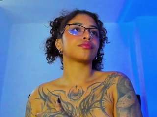 juliia-rose's CamSoda show and profile