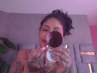 juliia-rose's Live Sex Cam Show