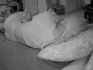 voyeurcam-julmodels-bed-1 Barbie Bed House camsoda
