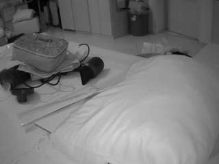 voyeurcam-julmodels-bed-1 camsoda Model Webcam 