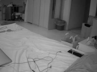 Nude Cam Models camsoda voyeurcam-julmodels-bed-1