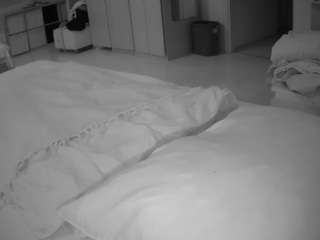 voyeurcam-julmodels-bed-1 Hamster Live Models camsoda