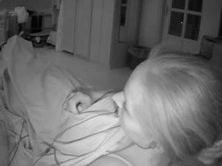 Voyeur House T camsoda voyeurcam-julmodels-bed-1