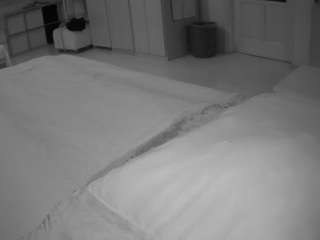 Vouyeur House camsoda voyeurcam-julmodels-bed-1