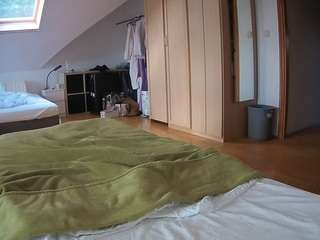 voyeurcam-julmodels-bed-1 from camsoda