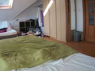 voyeurcam-julmodels-bed-1
