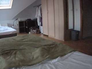 voyeurcam-julmodels-bed-1