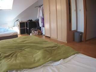 voyeurcam-julmodels-bed-1