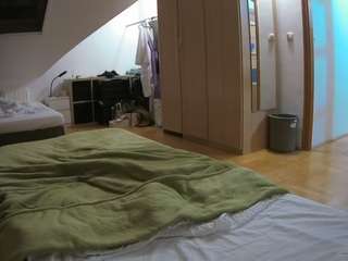 voyeurcam-julmodels-bed-1 Thumb Image
