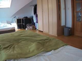 voyeurcam-julmodels-bed-1 Thumb Image