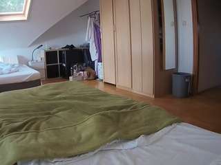 voyeurcam-julmodels-bed-1