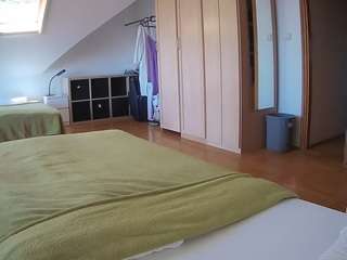 voyeurcam-julmodels-bed-1