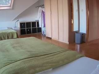 voyeurcam-julmodels-bed-1