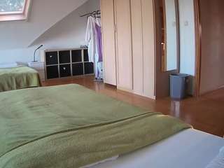 voyeurcam-julmodels-bed-1