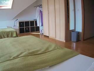 voyeurcam-julmodels-bed-1