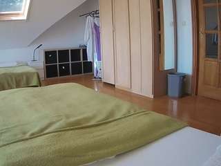 voyeurcam-julmodels-bed-1