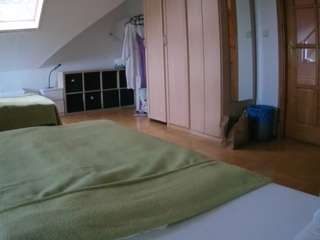 voyeurcam-julmodels-bed-1