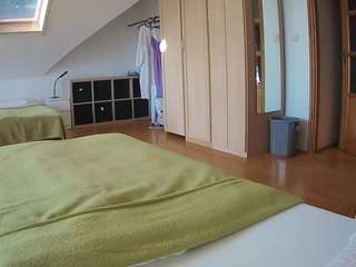 voyeurcam-julmodels-bed-1