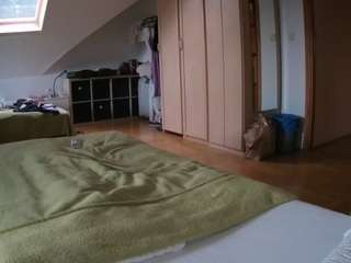 voyeurcam-julmodels-bed-1